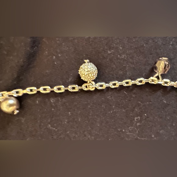 A sparkling 2 tier, silver tone Talbots necklace - Picture 7 of 7